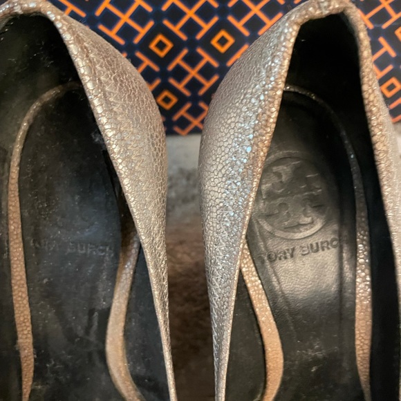 Tory Burch silver metallic wedges. - Picture 6 of 9
